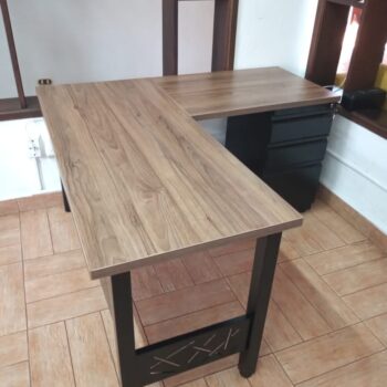 Ref002 - Desk L 001