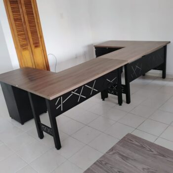 Ref002 - Desk L 005
