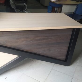 Ref003 - Desk 002