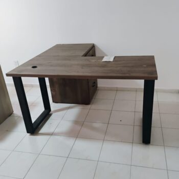 Ref004 - Desk L 001